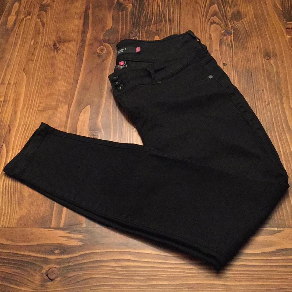 Torrid black skinny jeans NWOT